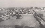 Celkový pohled na Buštěhrad ze střechy buštěhradského vodojemu [nové okno]