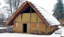 02 Rekonstrukce dlouhého neolitického domu v rakouském Asparn [nové okno]
