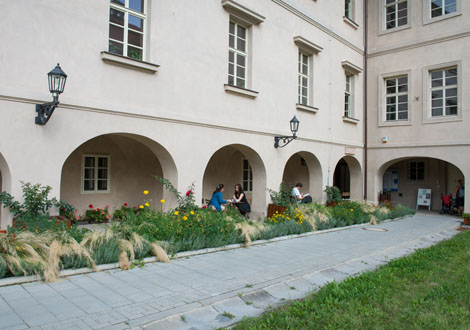 Městský úřad Buštěhrad sídlí v budově zámku [nové okno]